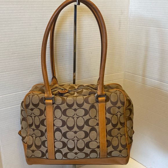 VGUC. Vintage coach shoulder bag. Signature C canvas, logo, trimmed and leather. - Picture 2 of 16